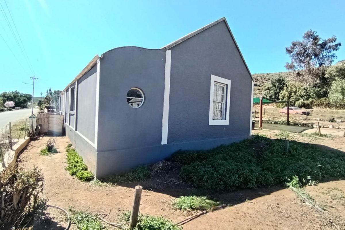 House For Sale in Uniondale Central - Photo 3