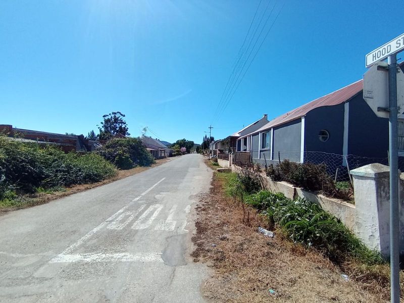 House For Sale in Uniondale Central - Photo 2