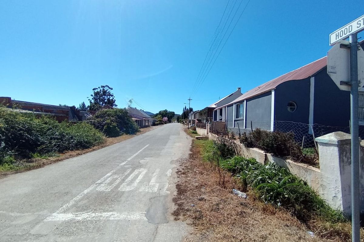 House For Sale in Uniondale Central - Photo 2