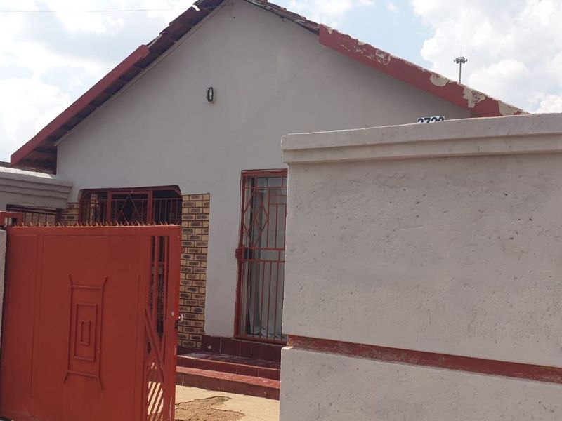 House For Sale in Mohlakeng - Photo 6