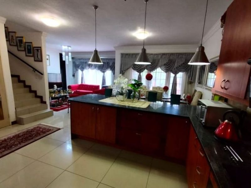 House For Sale in Valley View Estate - Photo 8