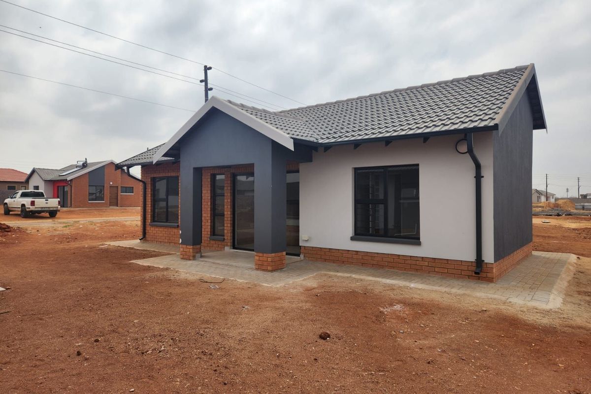 House For Sale in The Orchards - Photo 2