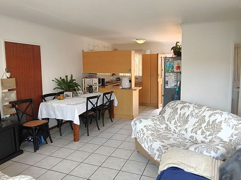 Townhouse For Sale in Noordheuwel - Photo 9