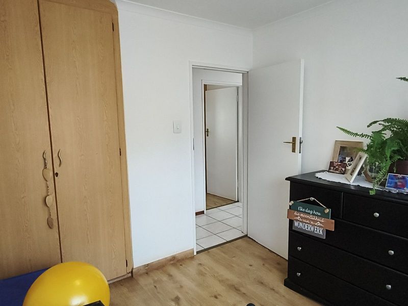 Townhouse For Sale in Noordheuwel - Photo 6