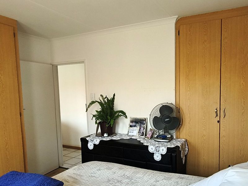 Townhouse For Sale in Noordheuwel - Photo 3