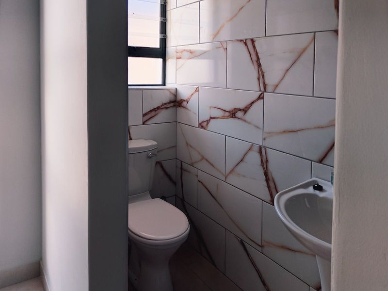 Townhouse For Sale in Pacaltsdorp - Photo 8