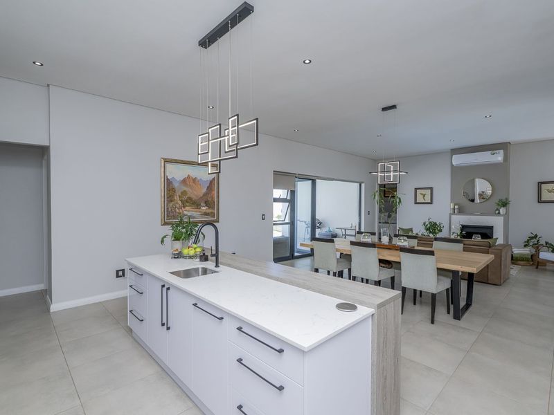 House For Sale in Mount Royal Golf Estate - Photo 6