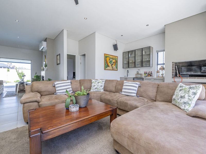 House For Sale in Mount Royal Golf Estate - Photo 3