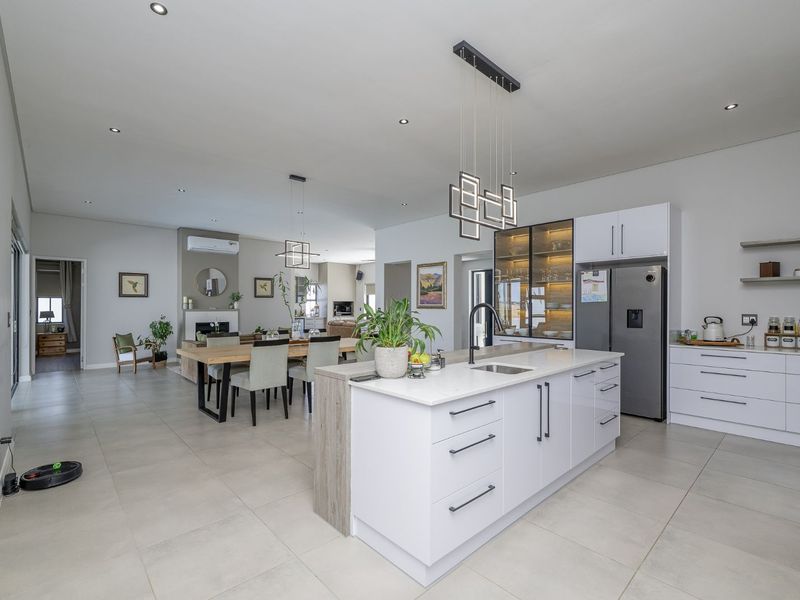 House For Sale in Mount Royal Golf Estate - Photo 8