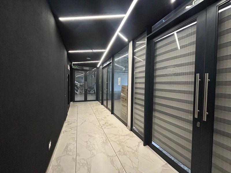 Commercial For Sale in Illovo - Photo 3