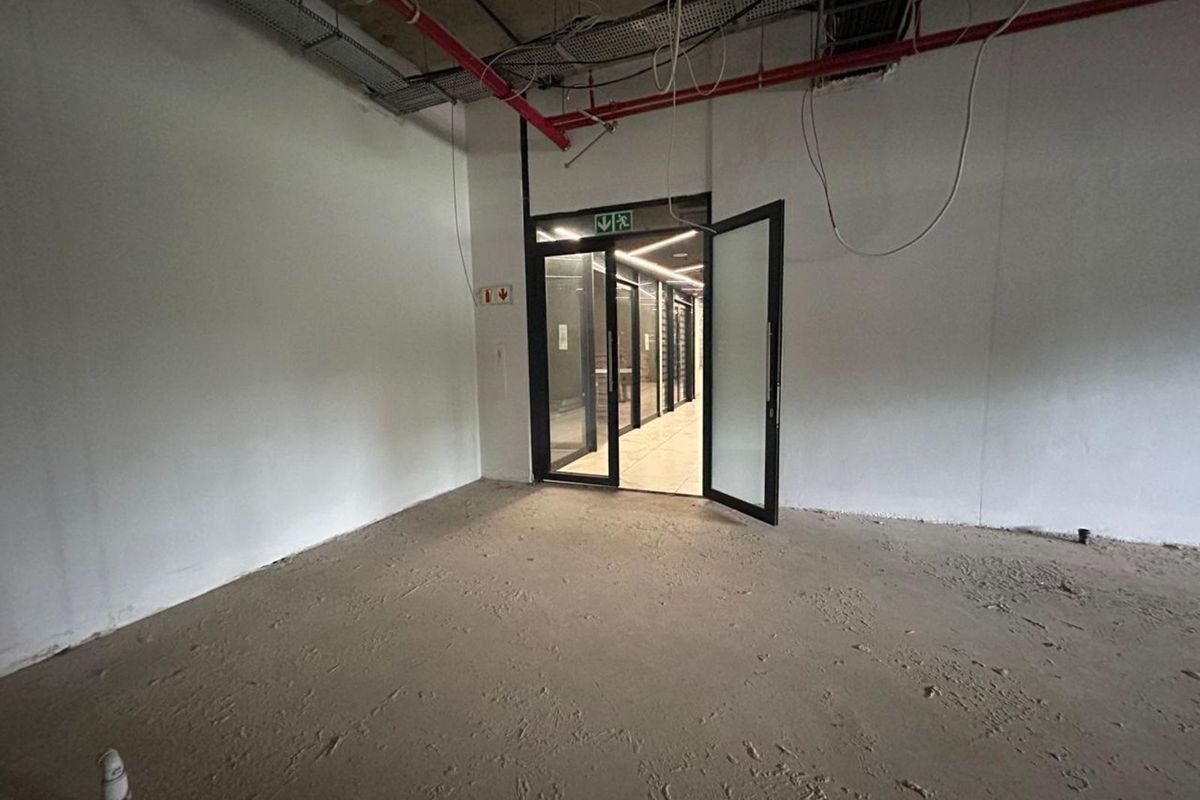 Commercial For Sale in Illovo - Photo 4