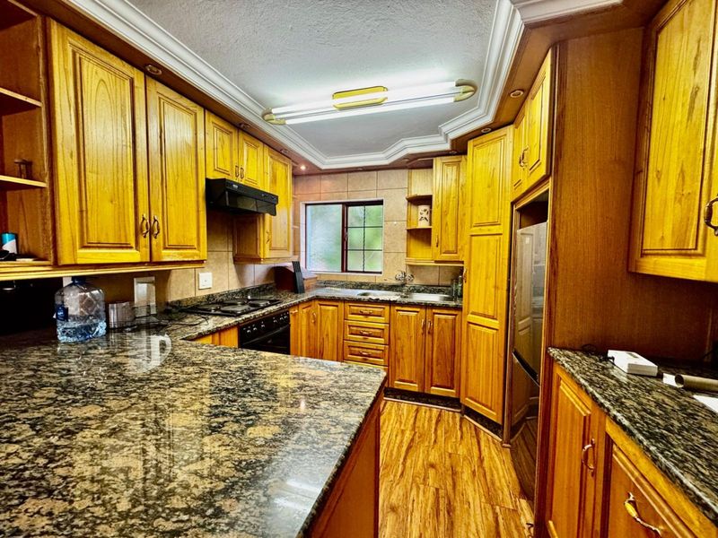 House For Sale in Secunda Central - Photo 9