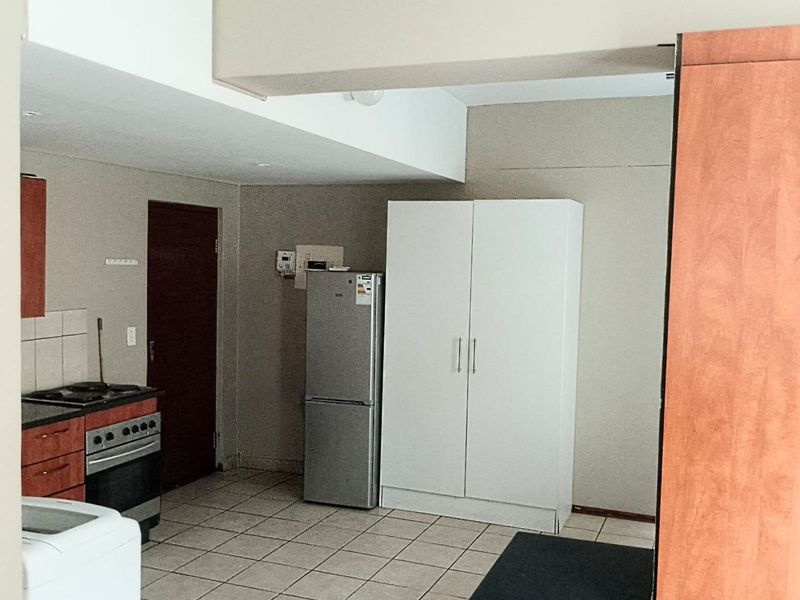 Apartment For Sale in Braamfontein - Photo 5