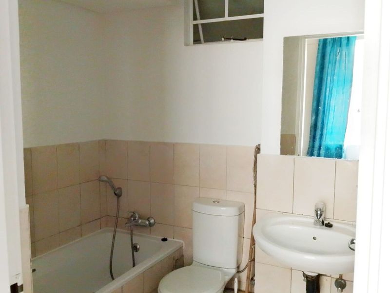 Apartment For Sale in Braamfontein - Photo 9