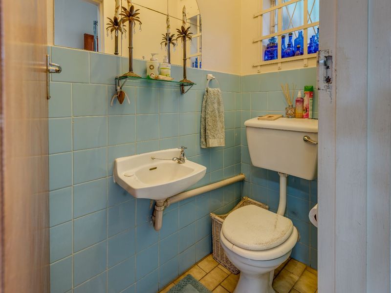 Townhouse For Sale in Cotswold - Photo 7