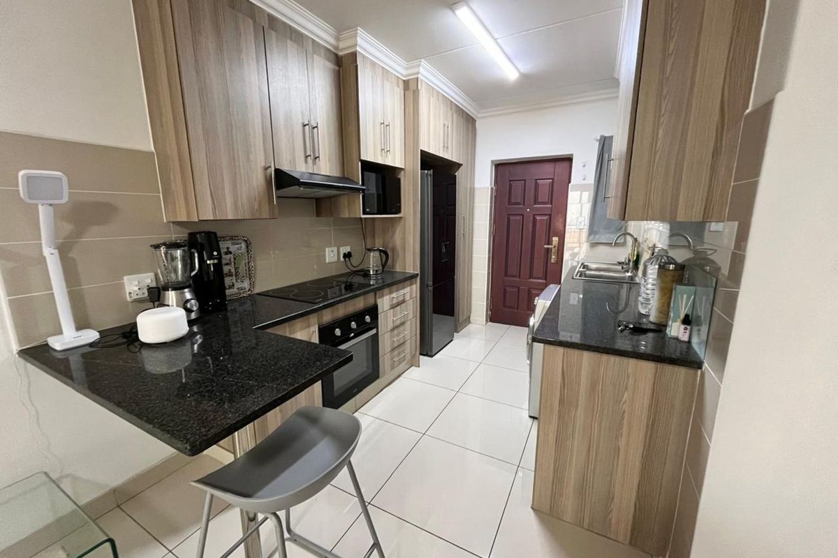 Townhouse For Sale in Fairleads - Photo 2