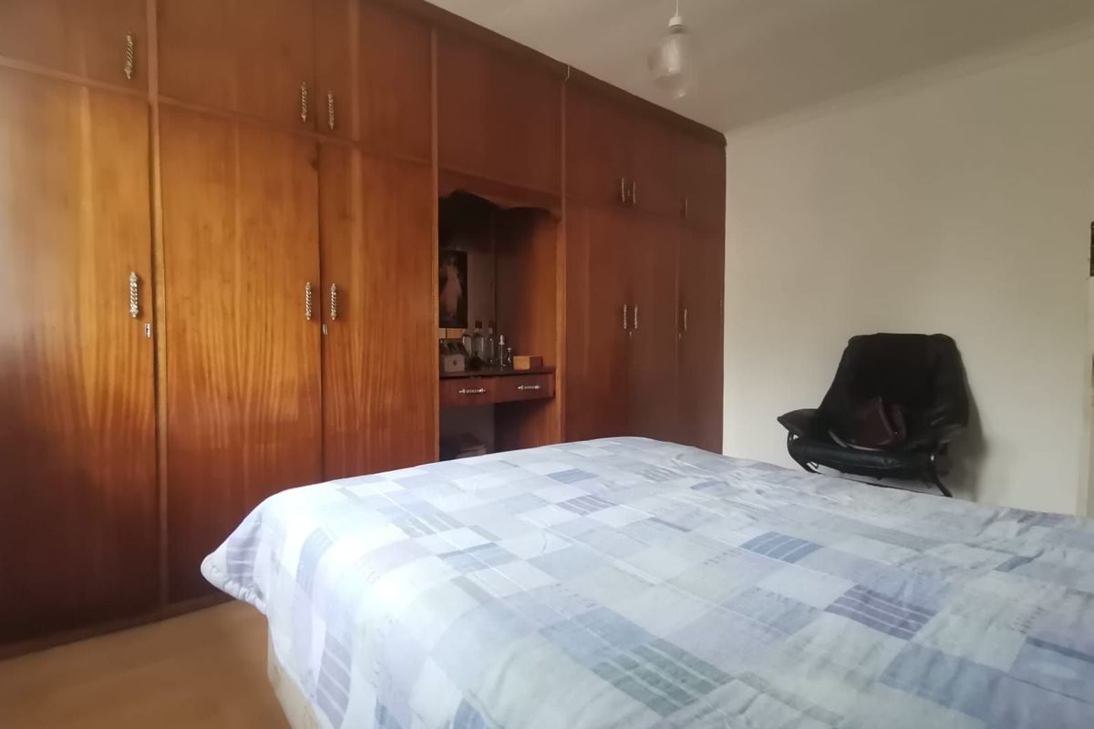 House For Sale in West End - Photo 5