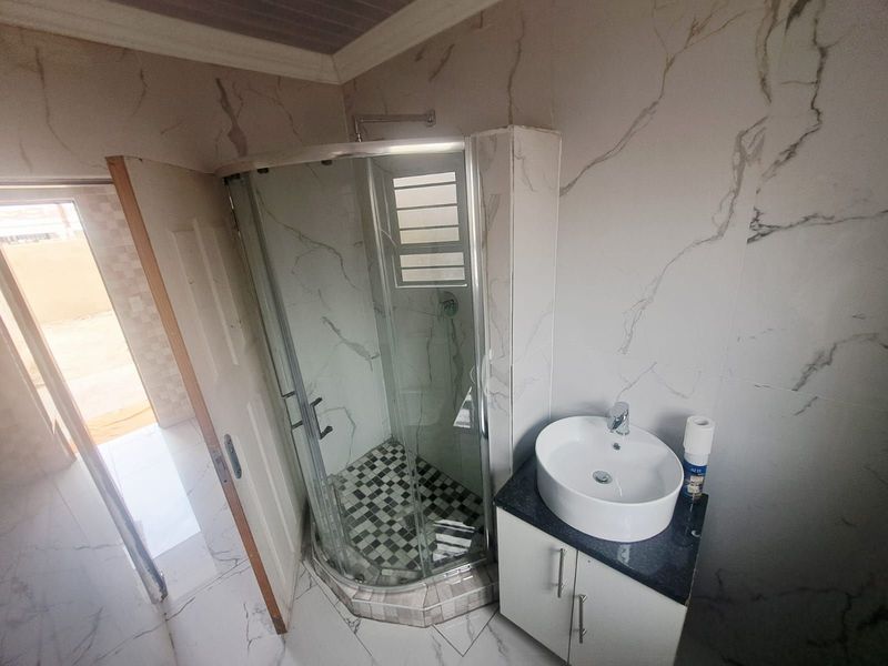 House For Sale in Nellmapius - Photo 2