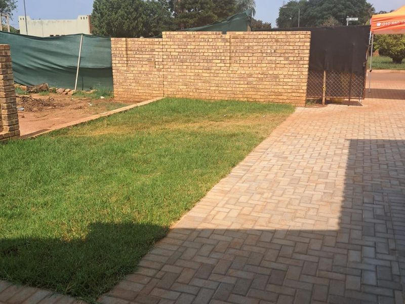 House For Sale in Chantelle - Photo 5