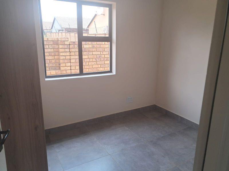 House For Sale in Chantelle - Photo 10