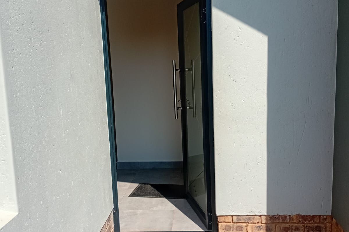 House For Sale in Chantelle - Photo 4