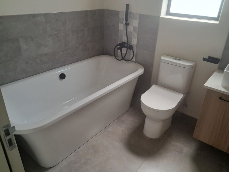 House For Sale in Chantelle - Photo 8