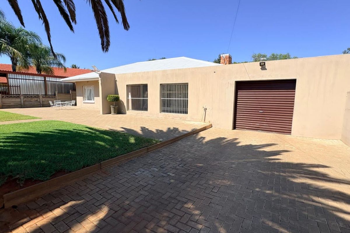 House For Sale in Hadison Park - Photo 2