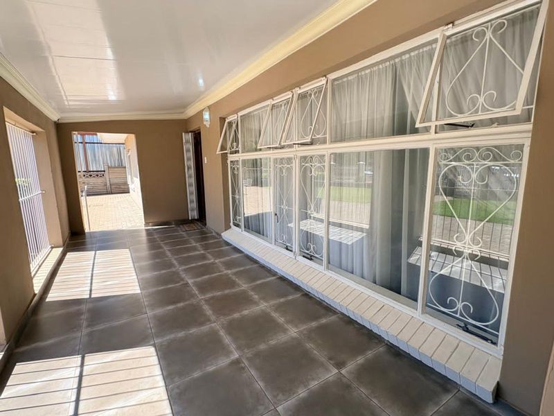 House For Sale in Hadison Park - Photo 6