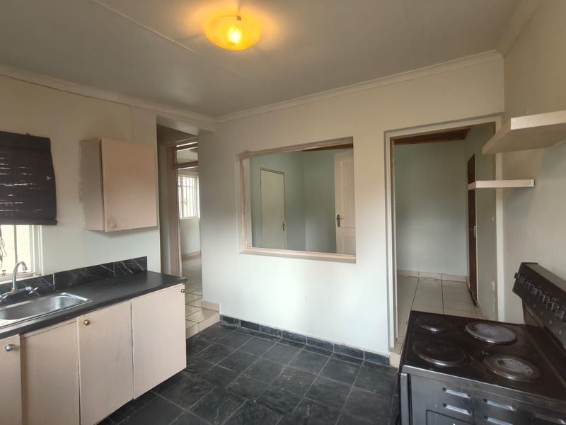 House To Rent in Linden - Photo 3