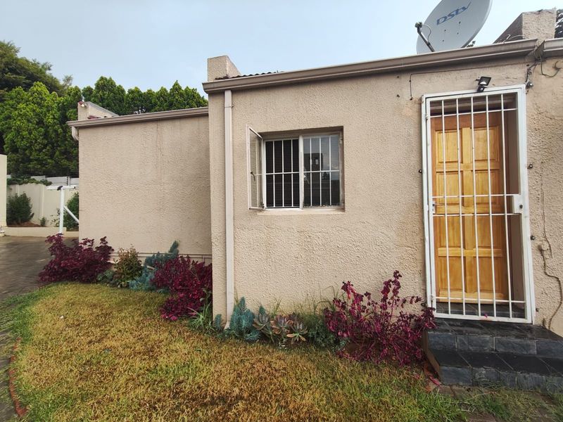 House To Rent in Linden - Photo 2