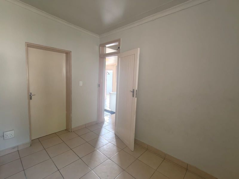 House To Rent in Linden - Photo 10