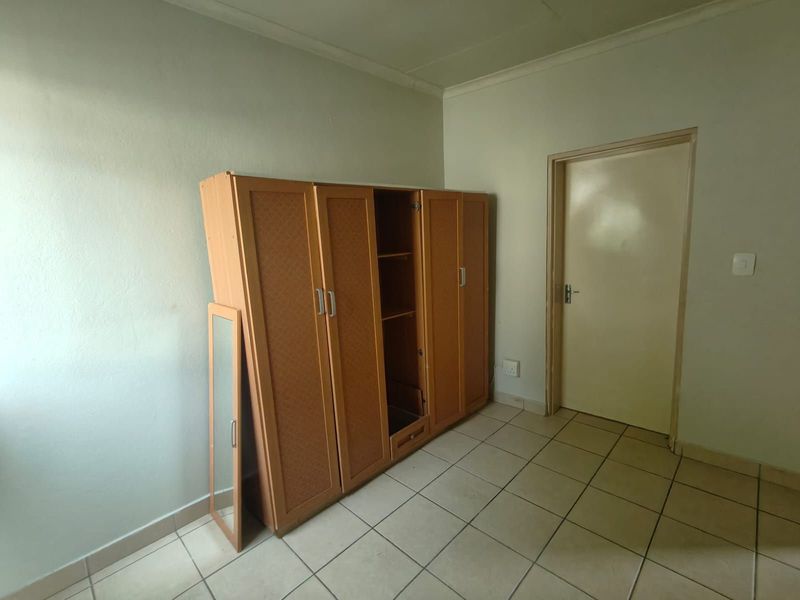 House To Rent in Linden - Photo 9