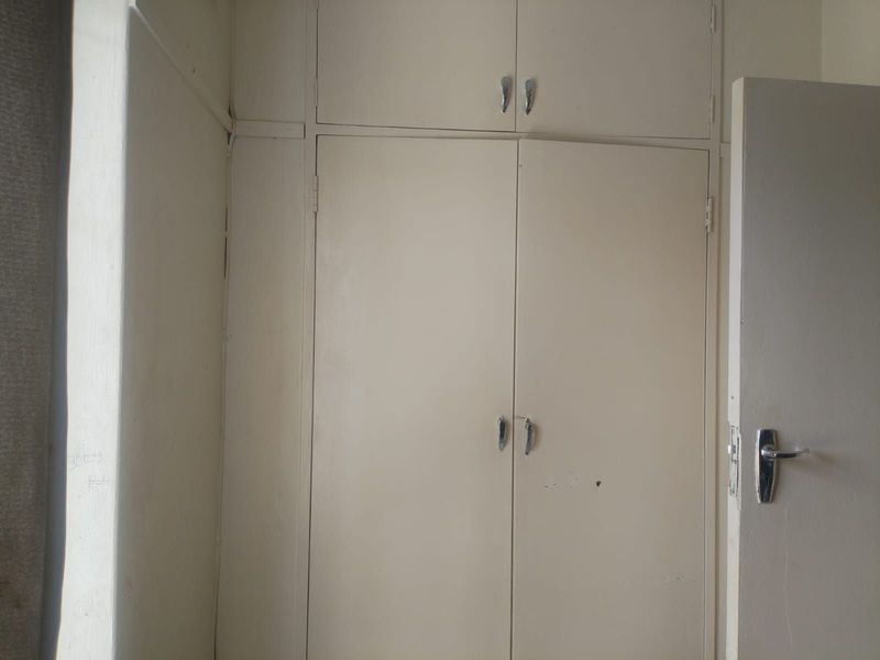 Townhouse For Sale in Queenswood - Photo 9