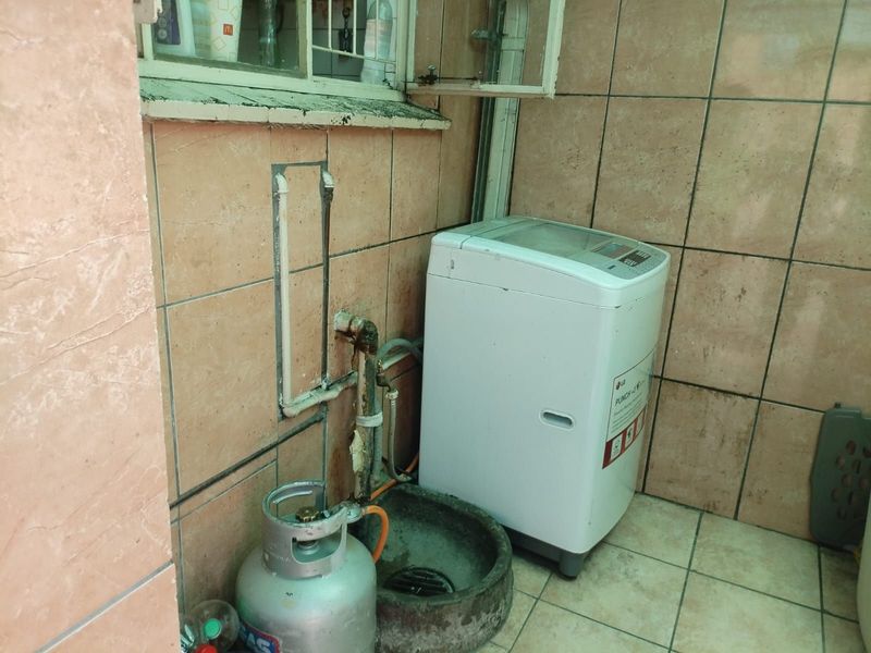 Townhouse For Sale in Queenswood - Photo 4