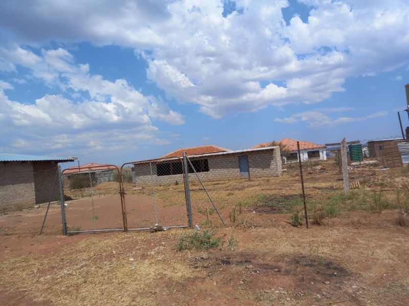 House For Sale in Mankweng - Photo 4