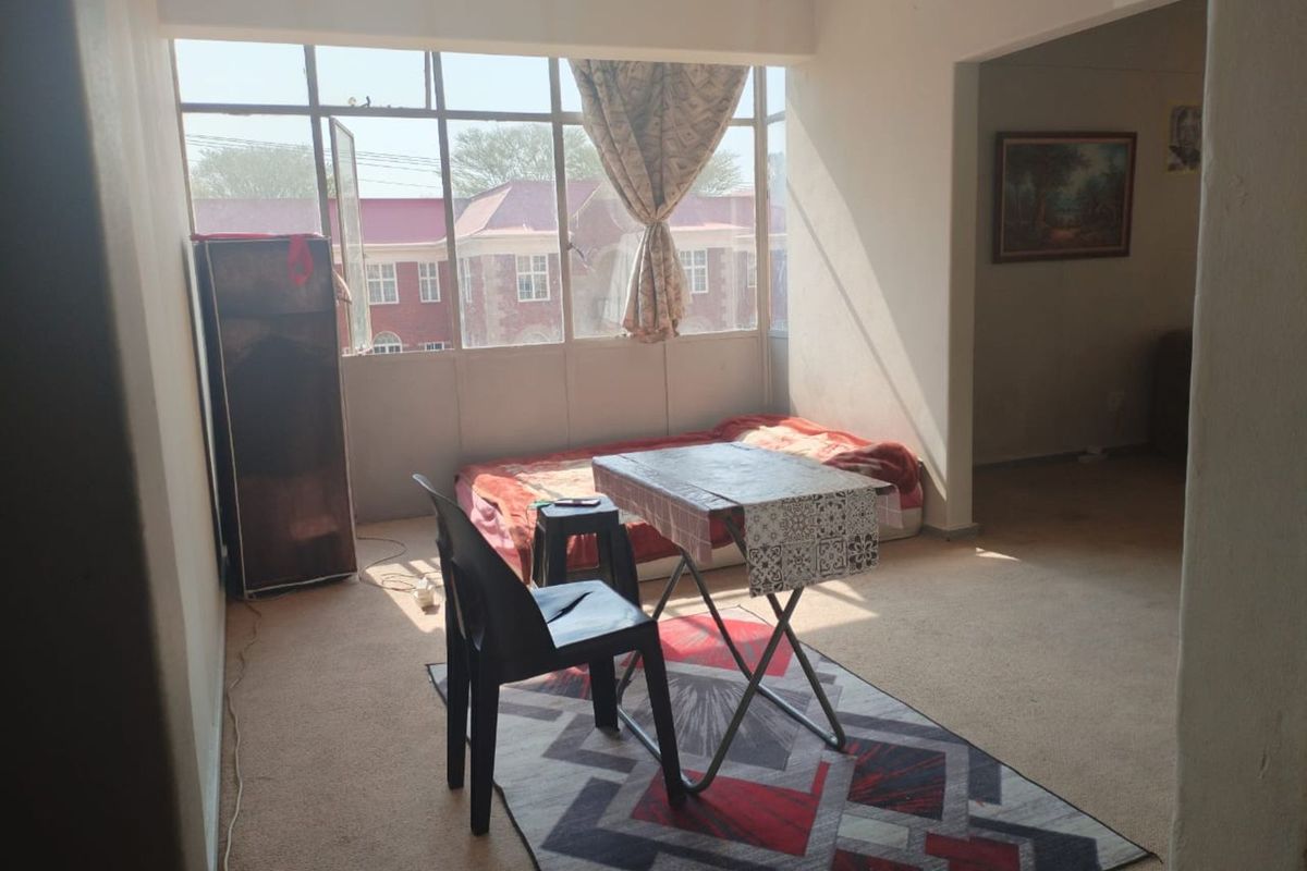 Apartment For Sale in Sunnyside - Photo 4