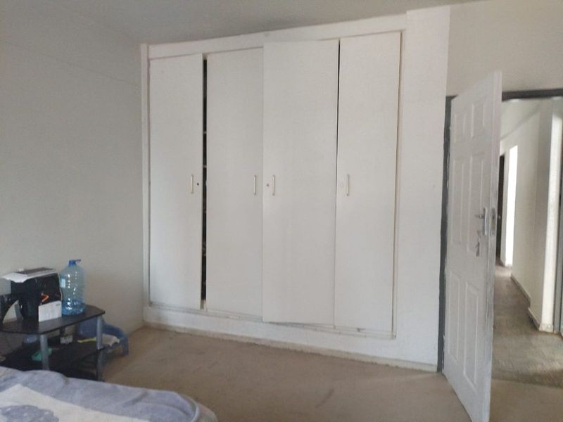 House For Sale in Sunnyside - Photo 8