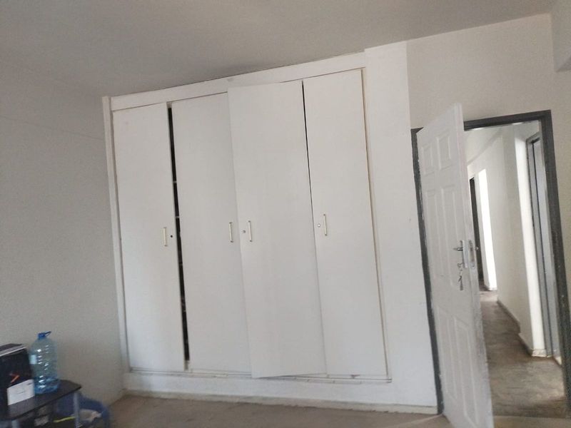 House For Sale in Sunnyside - Photo 7