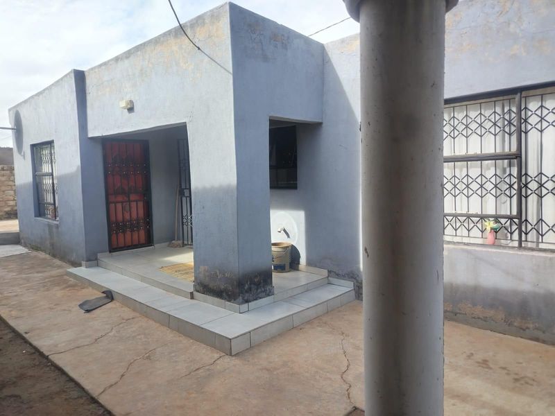 House For Sale in Kwamhlanga Central - Photo 4