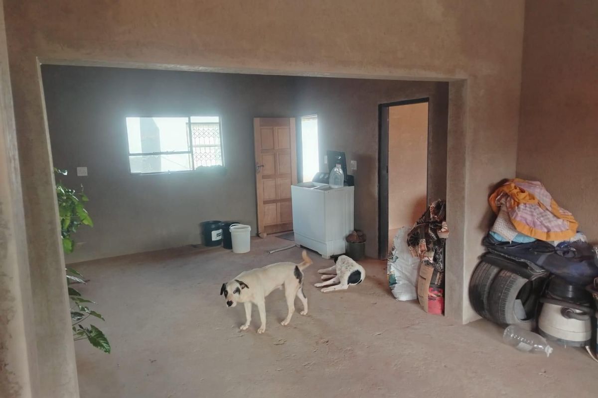 House For Sale in Kwamhlanga Central - Photo 2