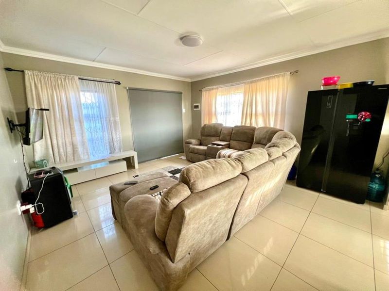 House For Sale in Cassim Park - Photo 5