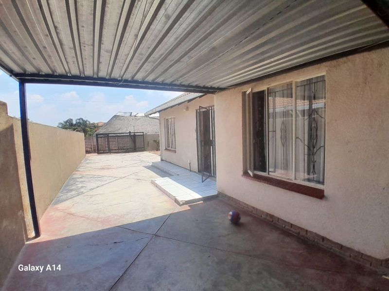 House For Sale in Rens Town - Photo 4