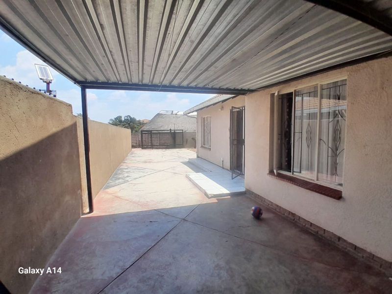 House For Sale in Rens Town - Photo 3