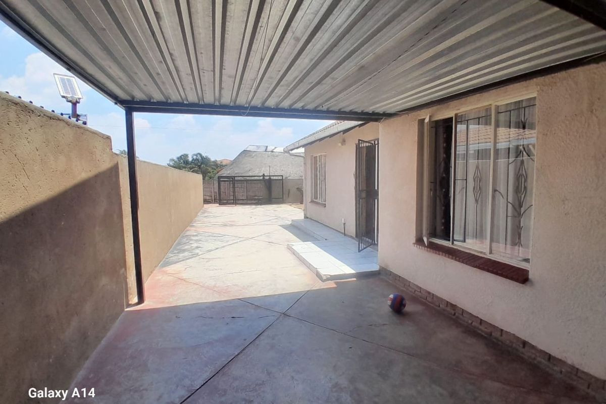 House For Sale in Rens Town - Photo 3