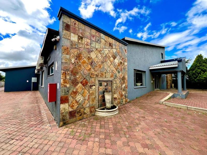 Office For Sale in Ermelo Central - Photo 2