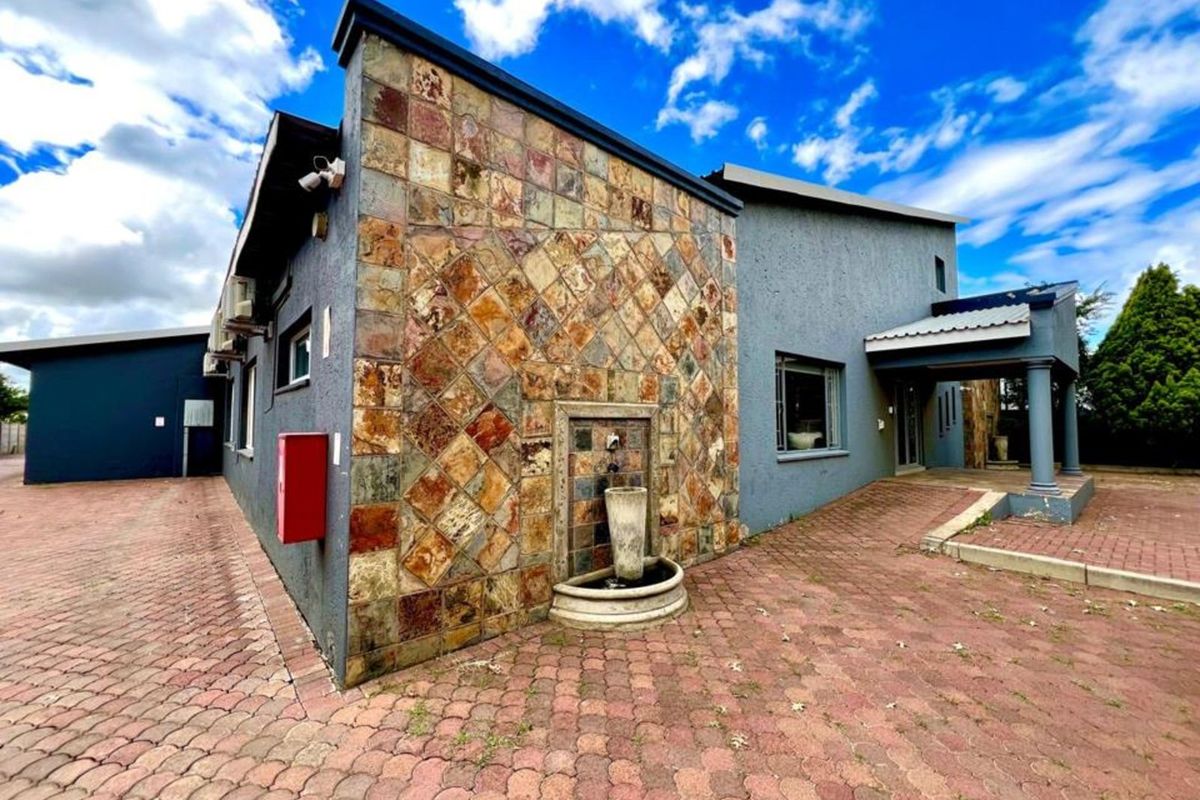 Office For Sale in Ermelo Central - Photo 2