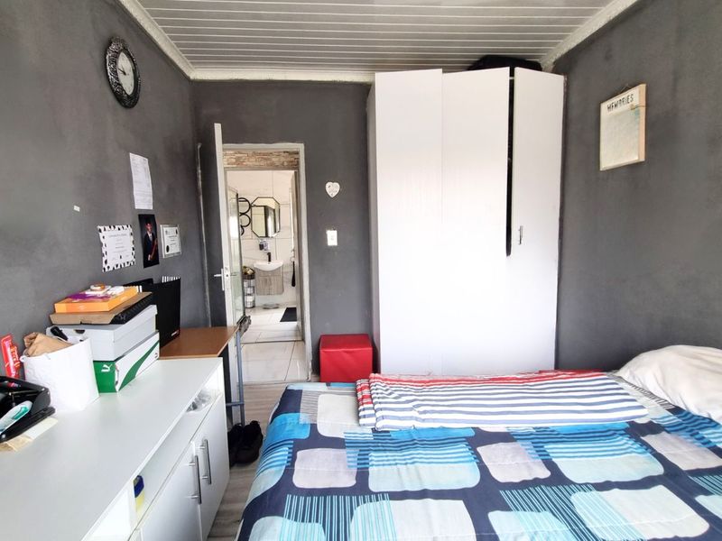 House For Sale in Sagewood - Photo 10