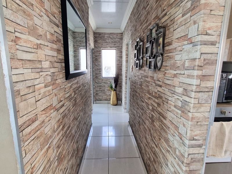 House For Sale in Sagewood - Photo 8