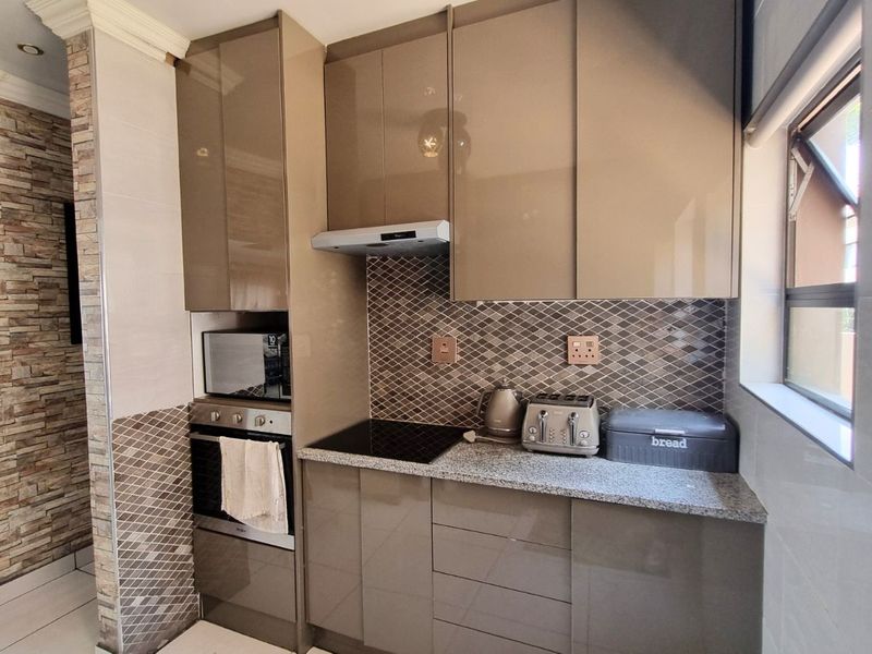 House For Sale in Sagewood - Photo 4