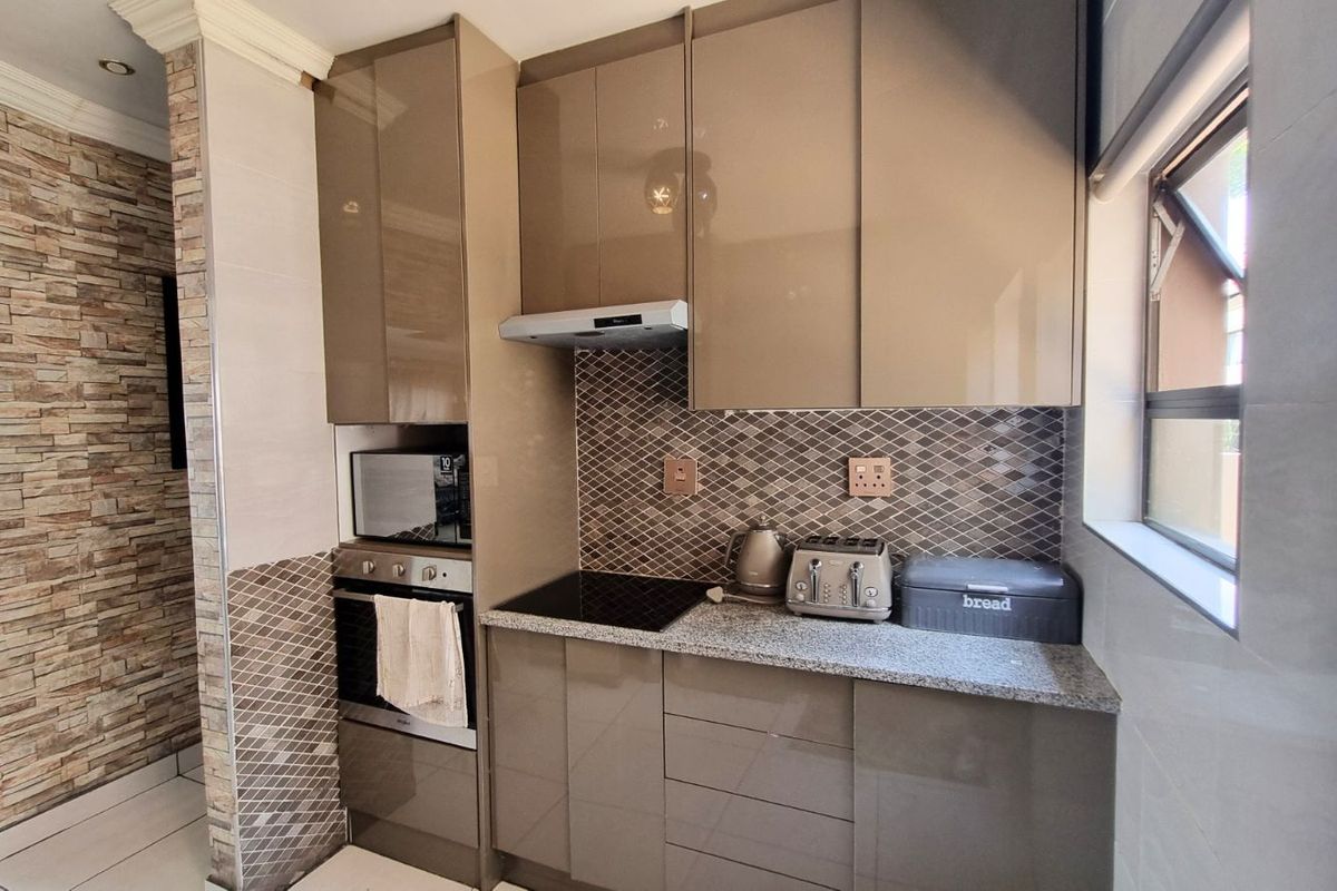 House For Sale in Sagewood - Photo 4